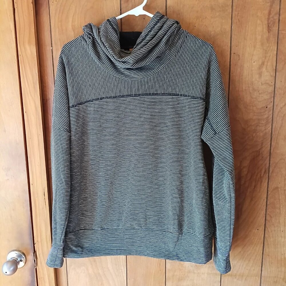 Lucy Women’s Hooded Pullover Medium Black White Striped Athletic Hoodie Yoga Top